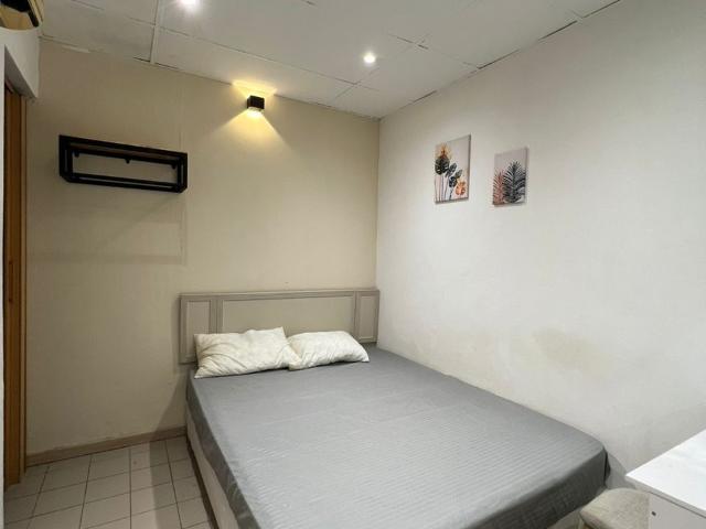 Looking Room with 0 Deposit ❓ Master Room for Rent near Atria Shopping Gallery