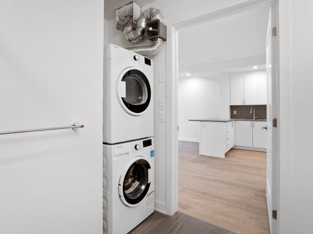 Loop Rentals 1 Bedroom Apartment for Rent at 70 Gloucester St, Ottawa, ON K2P 1N6 Centretown