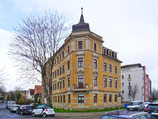Löbtau: 2 Balkone + Wanne + EBK mgl.