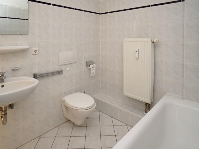 Löbtau: Hochparterre + Wanne + EBK mgl.