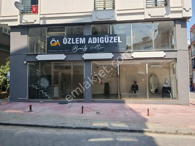 Lobby Fortisten Fesleğen'de Satılık 190m2 İş Yeri