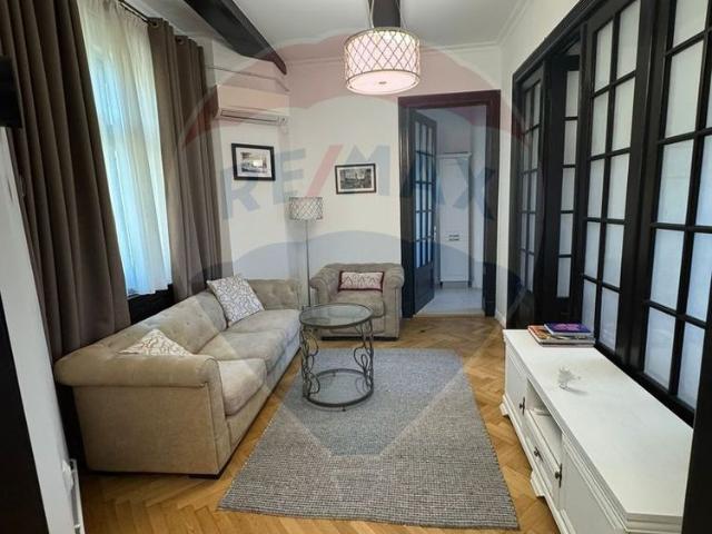 Locuiește lângă English Park! 2 camere, AC, centrală proprie