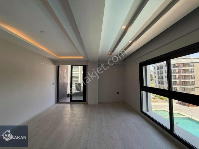 Loca Life Kiralık Ara Kat Havuz Cephe 3+1