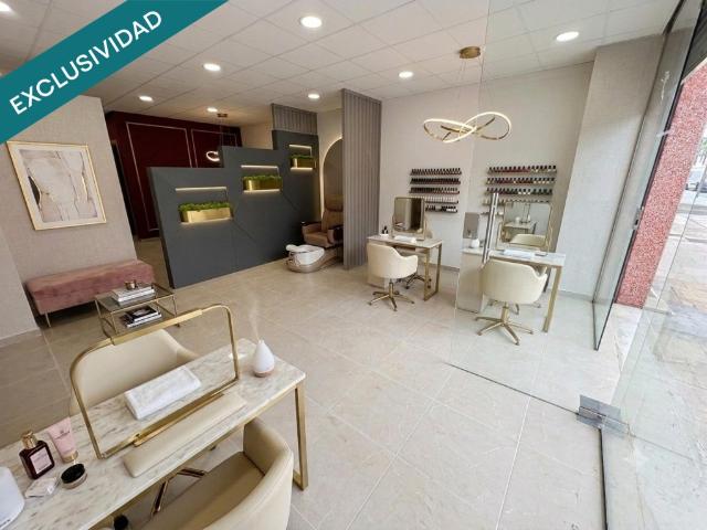 Local 64m² con aseo y despacho, garaje incluido
