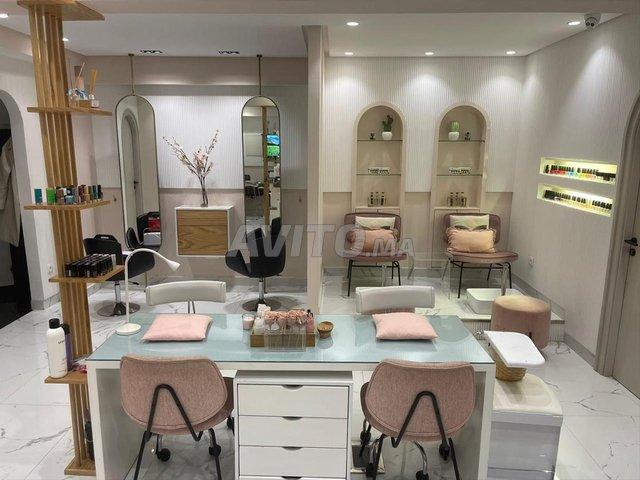 Local 68 m² aménagé centre de beauté proche Anfa