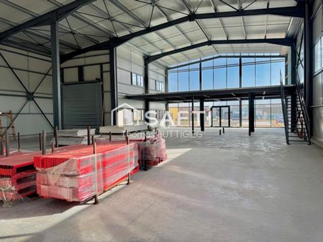 Local 800m2 Aigrefeuille sur Maine