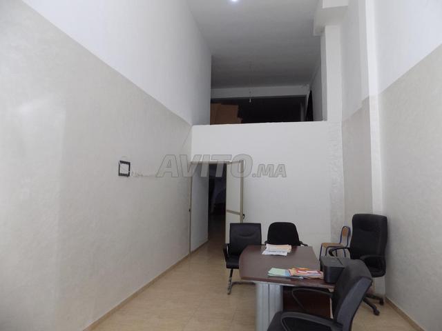 Local 110 m² 52 m² mezzanine bernoussi