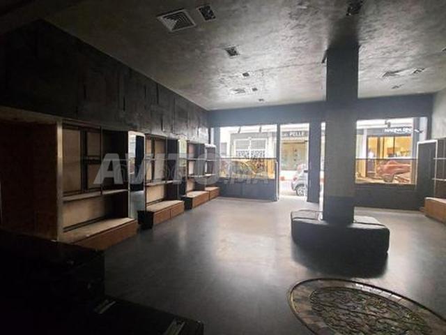 Local 150 m² proche avenue du phare