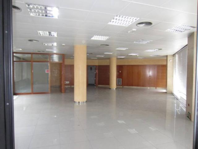 LOCAL 200 M2 EN LA FLOTA ATALAYAS, MURCIA