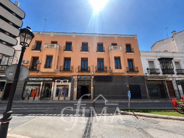 Local, Tomelloso