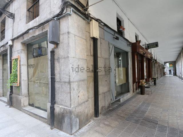 Local, Tolosa