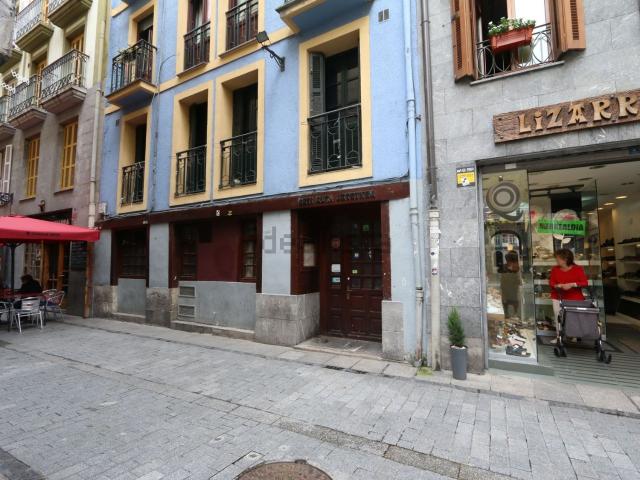 Local, Tolosa