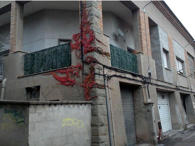 Local, Torelló