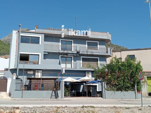 Local, Tormos