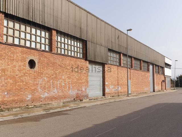 Local, Torres de Segre