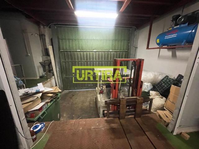 Local, Usurbil