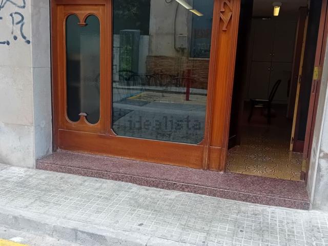Local, Valls