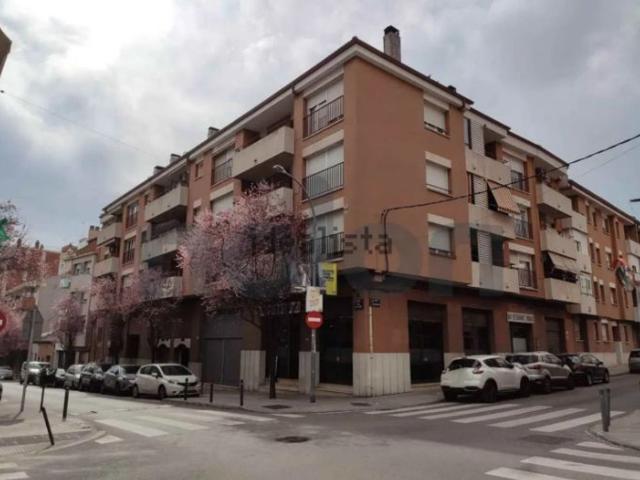 Local, Vallparadís, Terrassa