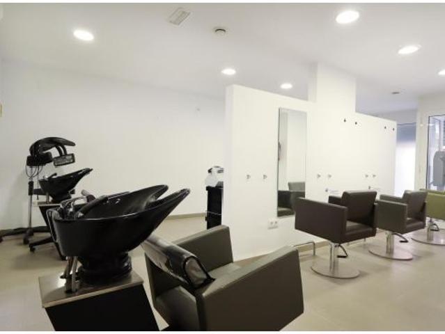 Local versàtil de 120m2 amb accessibilitat Total