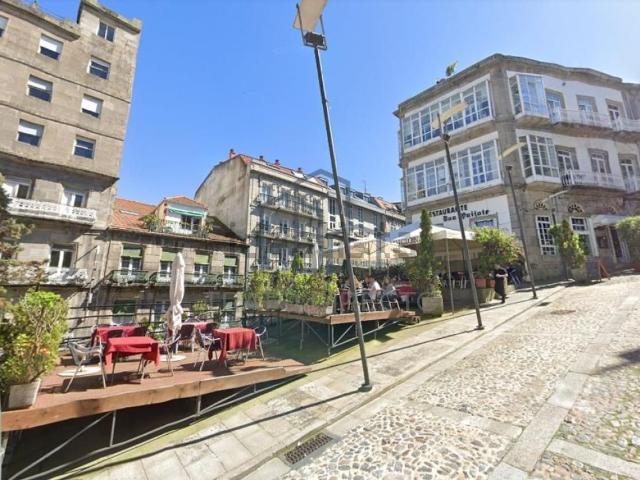 Local, Vigo