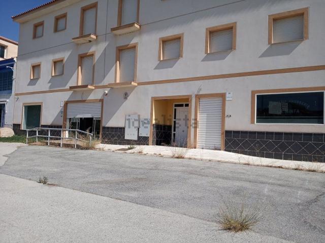 Local, Zujar