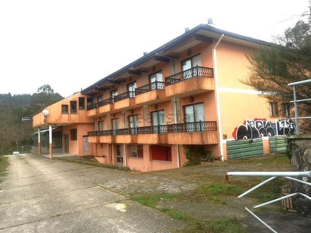 Local, A Cañiza