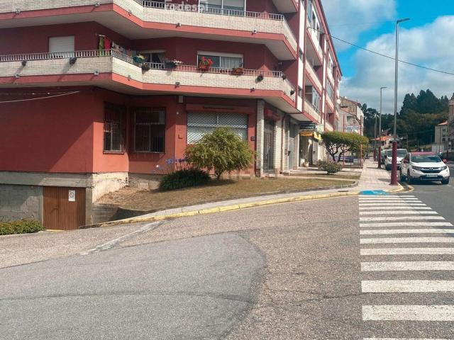 Local, A Cañiza