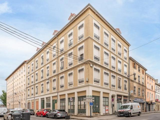 LOCAL A DESTINATION COMMERCIAL OULLINS 40m2