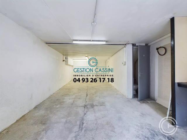 LOCAL A USAGE D'ATELIER/STOCKAGE PROCHE GAMBETTA