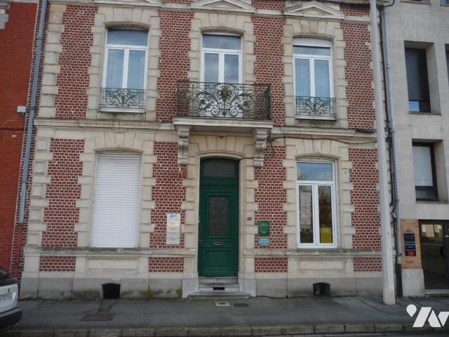 Local activités à louer à, €