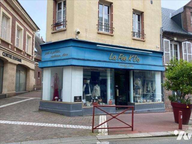 Local activités à louer à, €