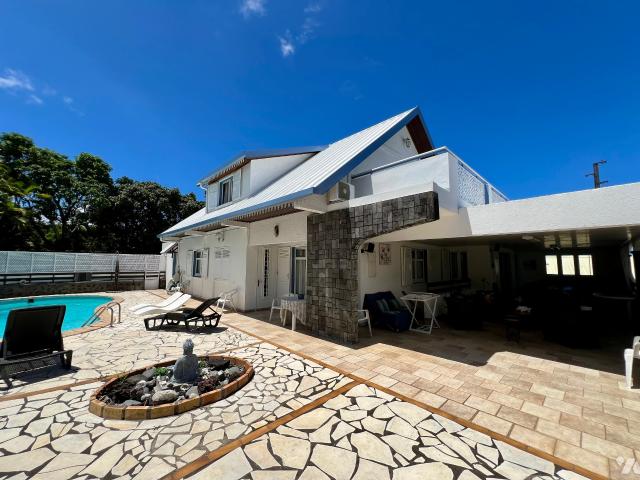 Local activités en vente à, 765000€