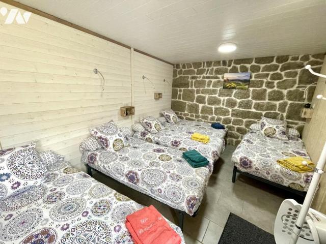 Local activités en vente à, 850000€