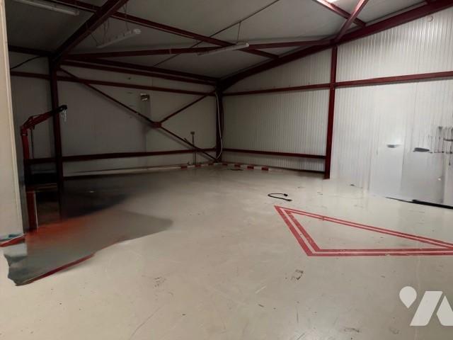Local activités en vente à, 200000€