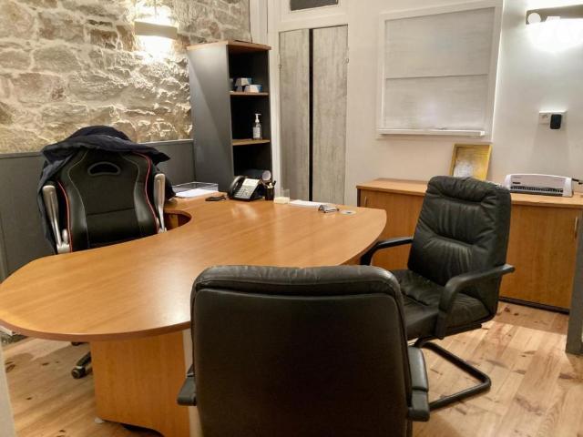 Local activités à louer à Quimper, Bretagne, 190200€