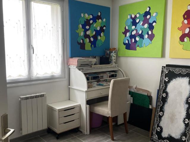 Local activités en vente à, 241850€