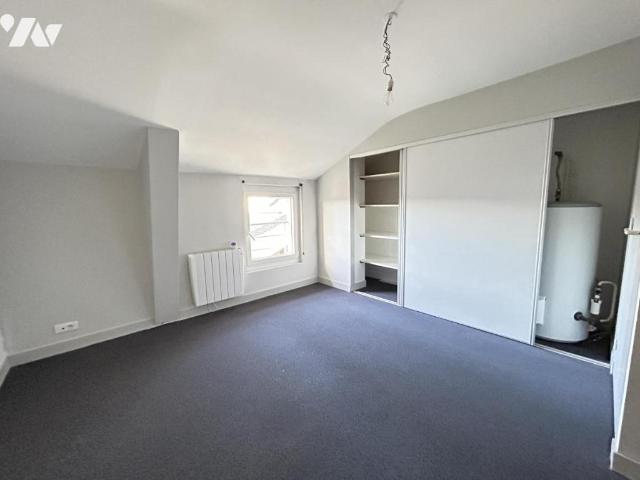 Local activités en vente à, 320000€