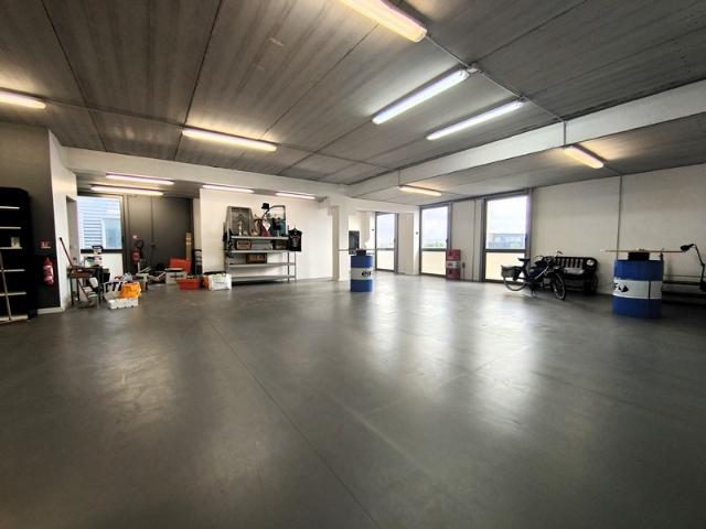 Local activités et bureaux à vendre Ferrières en Brie