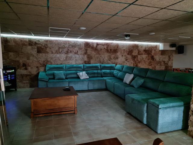 Local, Águilas