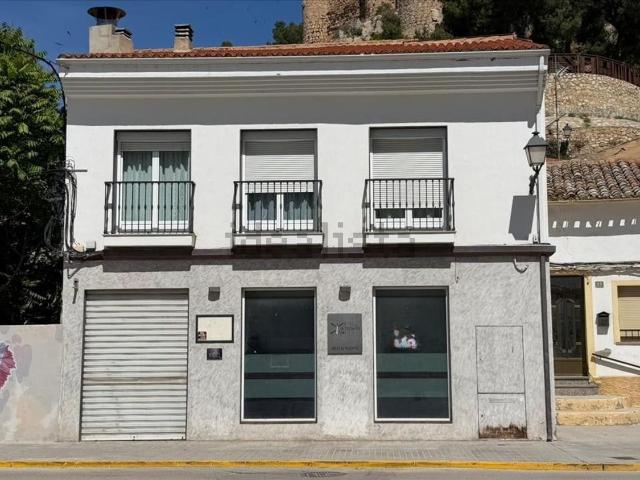 Local, Almansa