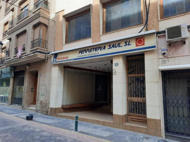 Local, Almansa