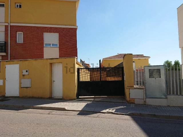 Local, Almenara