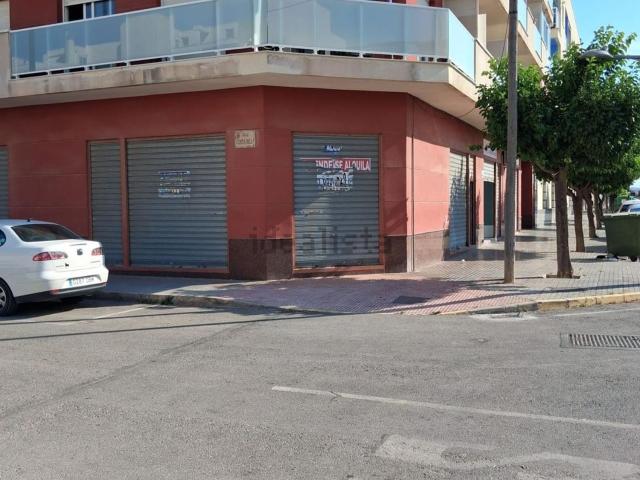 Local, Almoradí
