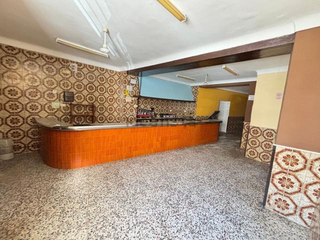 Local, Alora