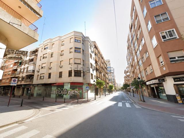 Local, Albacete