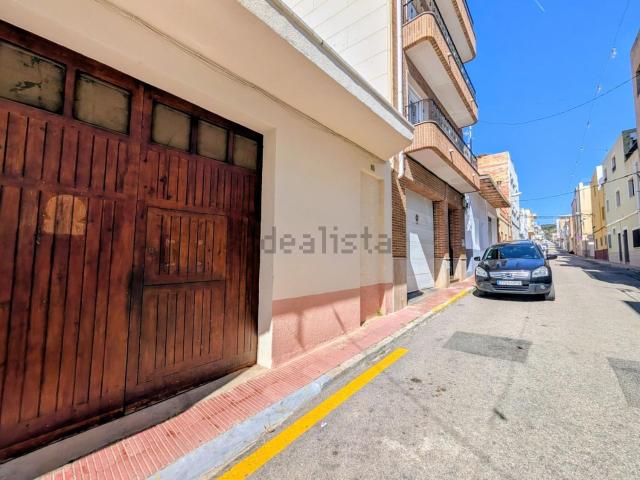 Local, Alcanar