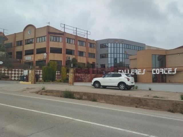 Local, Alcora