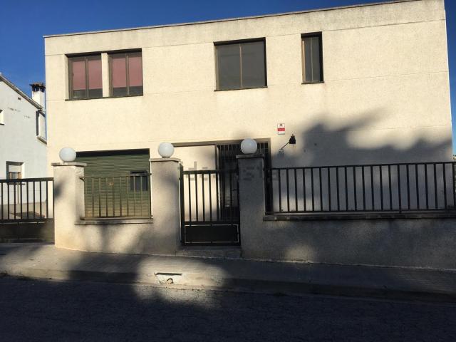 Local, Alella
