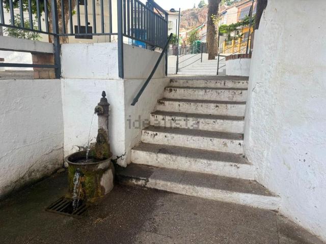 Local, Alfacar