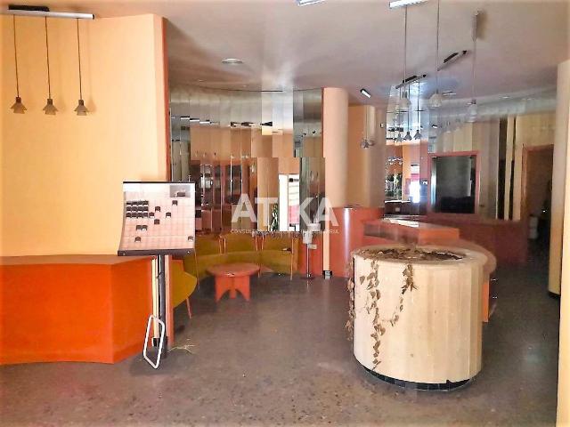 LOCAL ALQUILER MUY PRÓXIMO A ZONA DE COLEGIOS